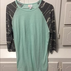Lularoe randy tee size small *Rare*